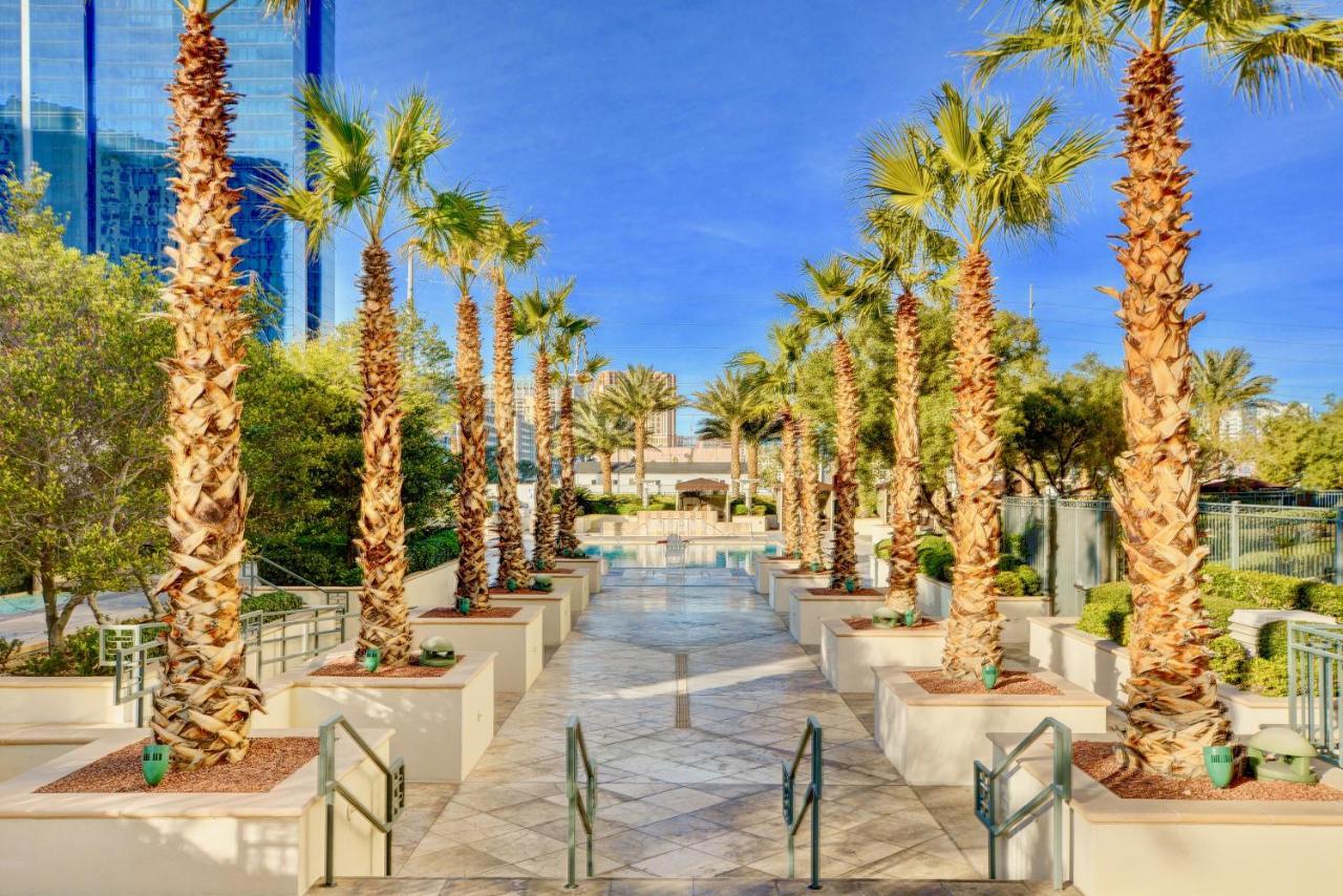 Strip View Balcony Suites - No Resort Fee ! 라스베이거스 외부 사진